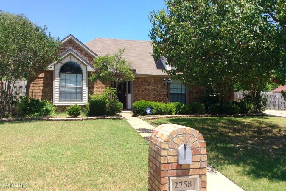 Primary Photo - 2758 Briar Hill Dr
