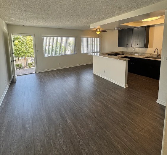 Building Photo - Tea House