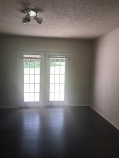 Foto del edificio - 9406 Maple Ridge Dr