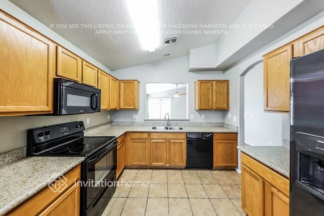 Building Photo - 2122 S 114th Ave