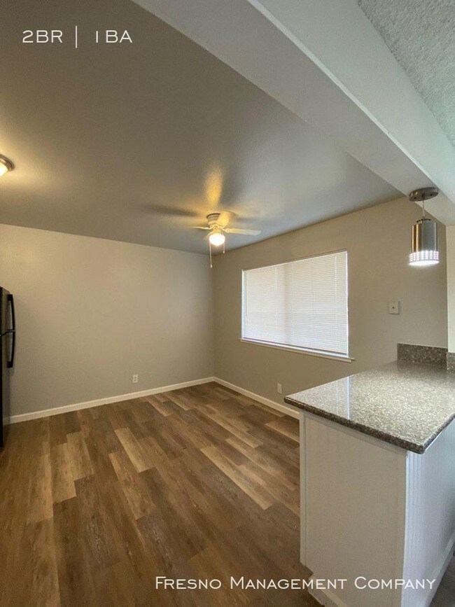 Foto del edificio - 1484 N Cedar Ave