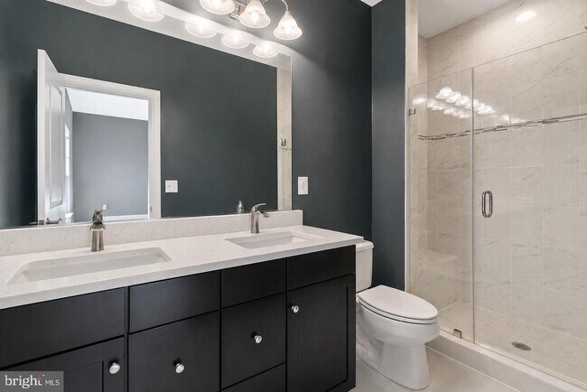Foto del edificio - 15343 Linville Creek Dr