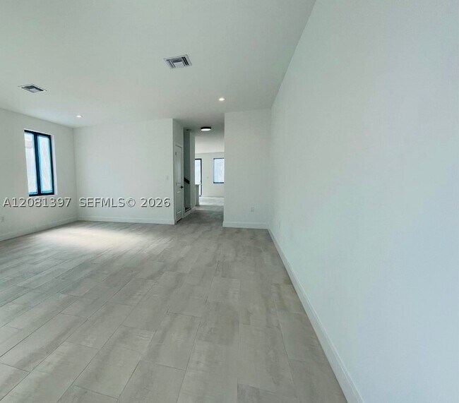Foto del edificio - 309 NW 7th St
