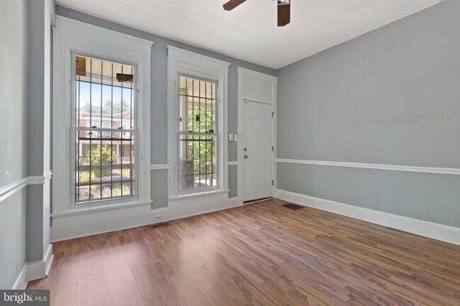 Building Photo - 1711 Ashburton St