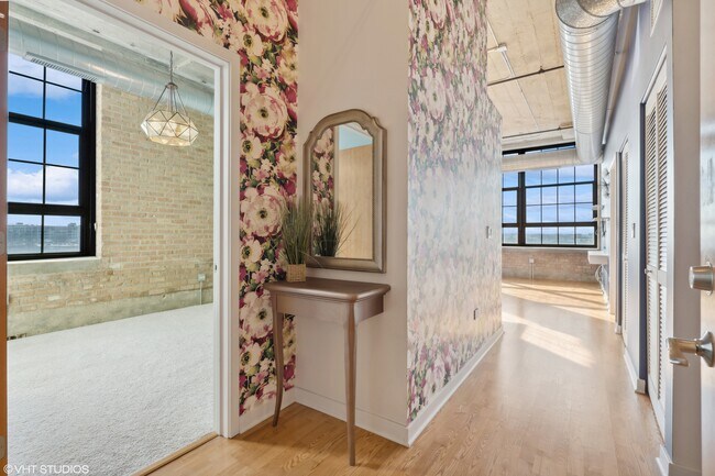 Foto del edificio - 3963 W Belmont Ave