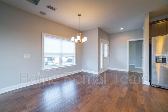 Foto del edificio - 180 Lake Lily Dr