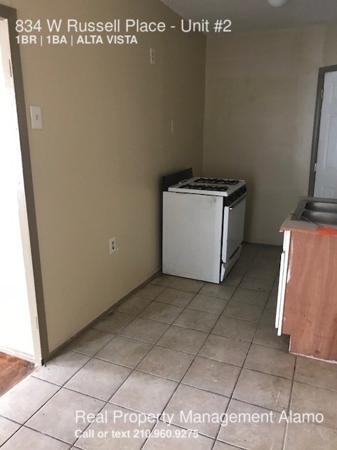Foto del edificio - 834 W Russell Pl