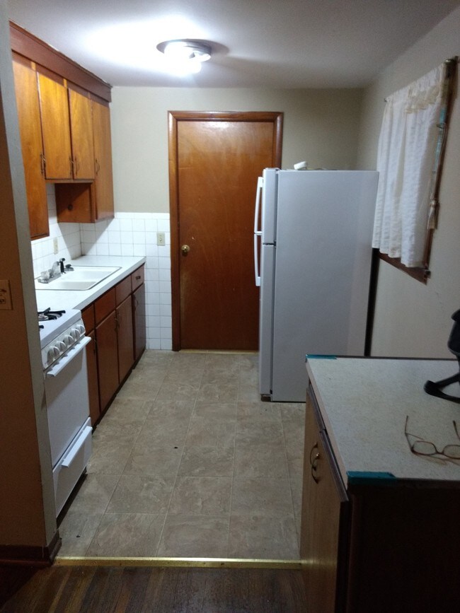 Building Photo - 203 E Colt St