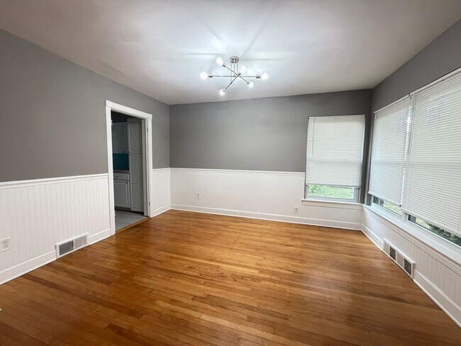 Foto del edificio - 2521 Wendell Ave