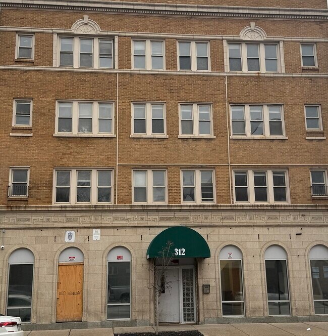 Building Photo - 312 N Central Ave