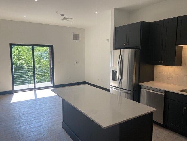 Foto del edificio - Stunning views from SE corner 2-bedroom ap...
