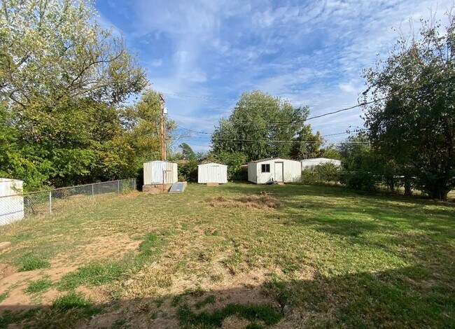 Foto del edificio - 4 Bedroom House Available in Midwest City
