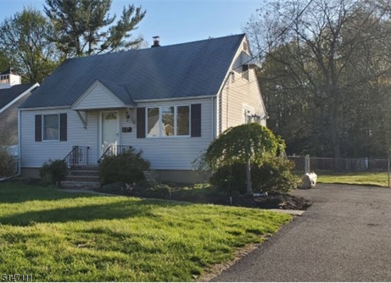 4 Greendale Ave, Pequannock Township, NJ 07444 House Rental in