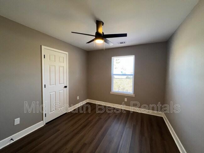 Building Photo - 3899 Schoolfield Rd