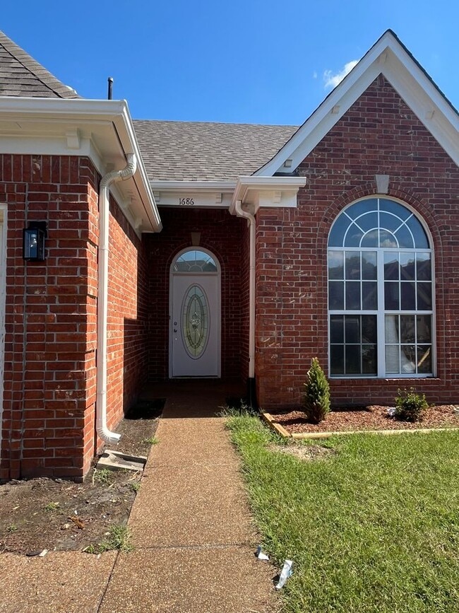 Building Photo - 1686 Frence Creek Cove N