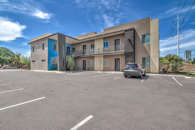 Foto del edificio - 1037 S Farmer Ave