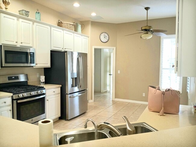 Building Photo - 5069 Flagstone Dr