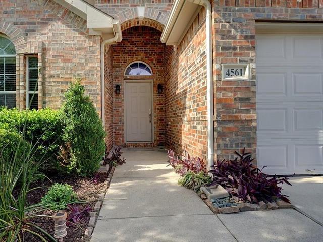 Foto del edificio - 4561 Grassy Glen Dr