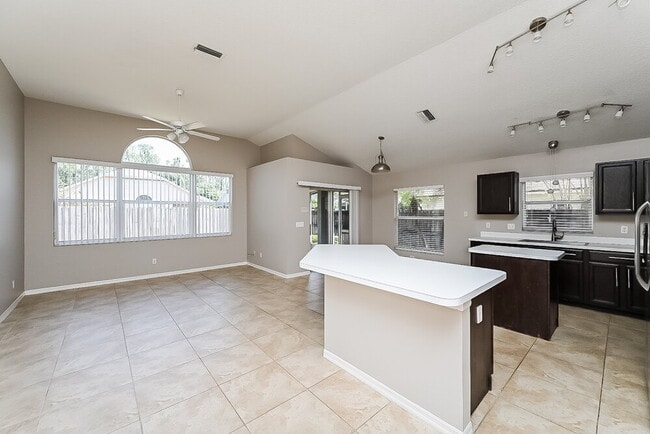 Building Photo - 6152 Weatherwood Cir