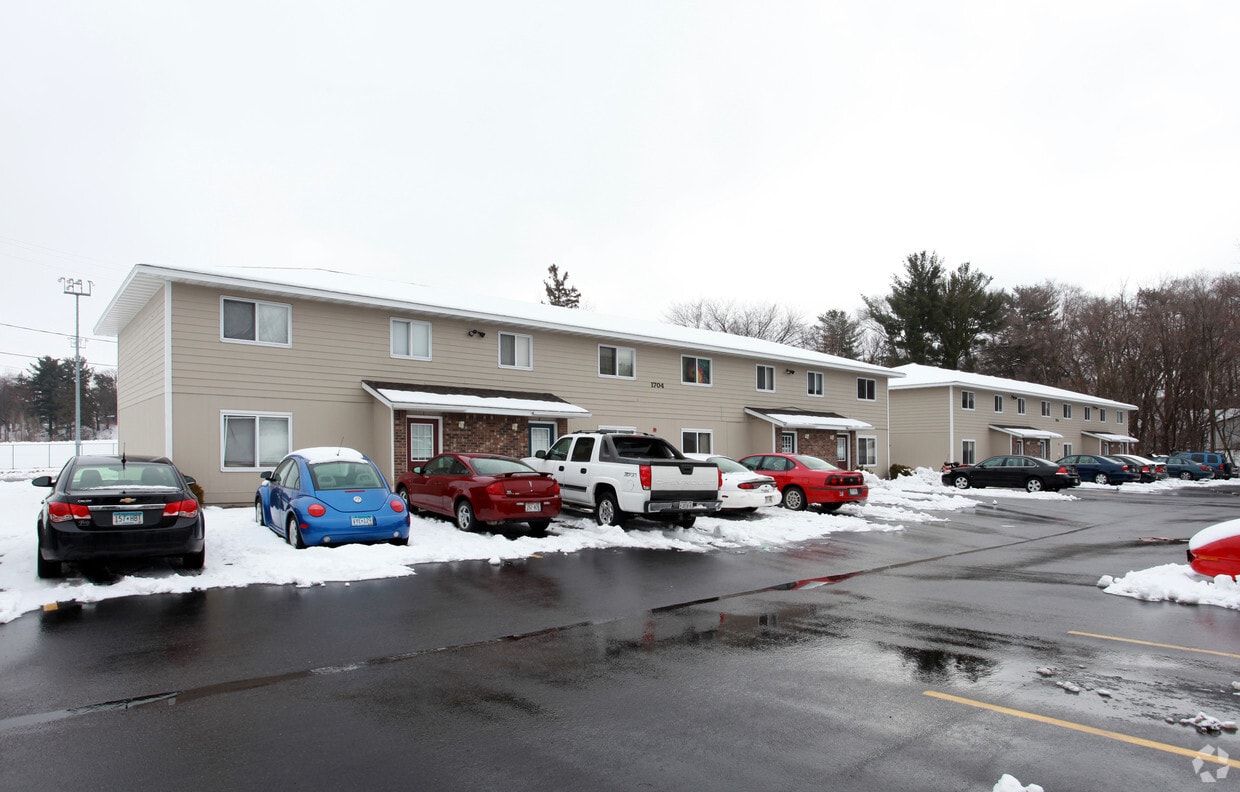17041714 S Broadway St, Menomonie, WI 54751 Apartments Menomonie, WI