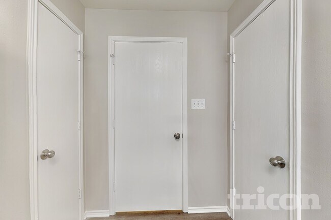 Foto del edificio - 6734 Sandy Point Dr