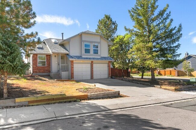 Foto del edificio - 8143 Steadman Dr