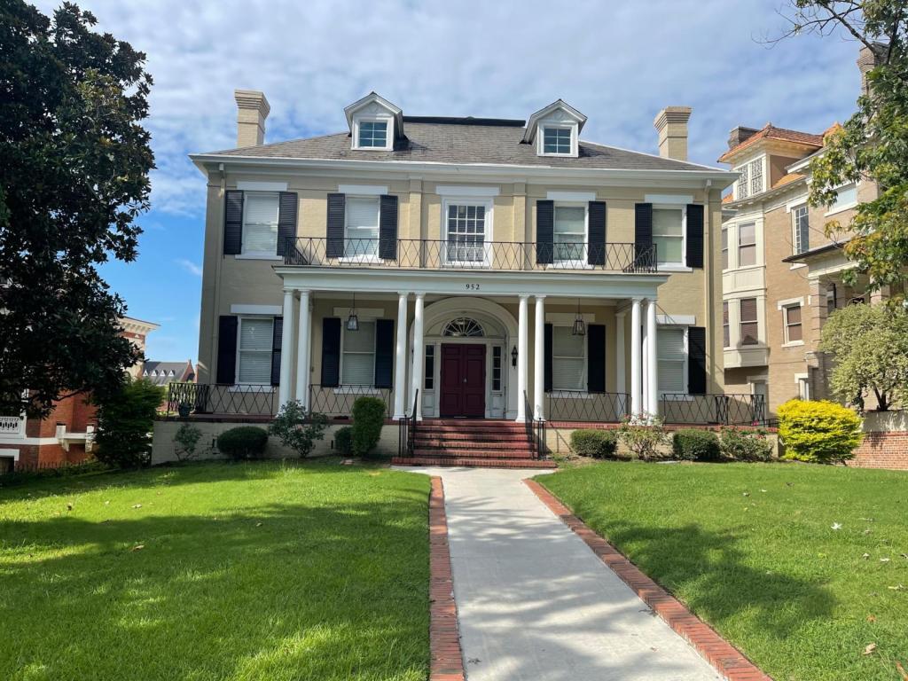 Foto principal - 952 Georgia Ave