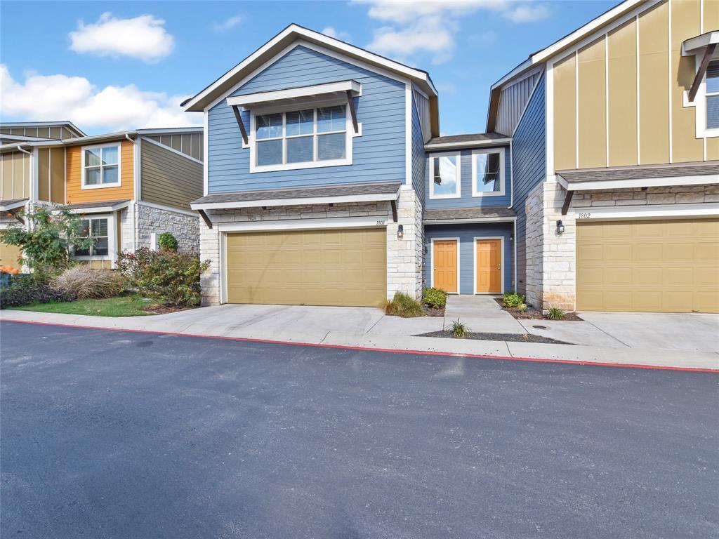 Primary Photo - 516 E Slaughter Ln