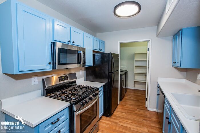 Primary Photo - Beautifully updated 2Bdm 2Ba condo in the ...