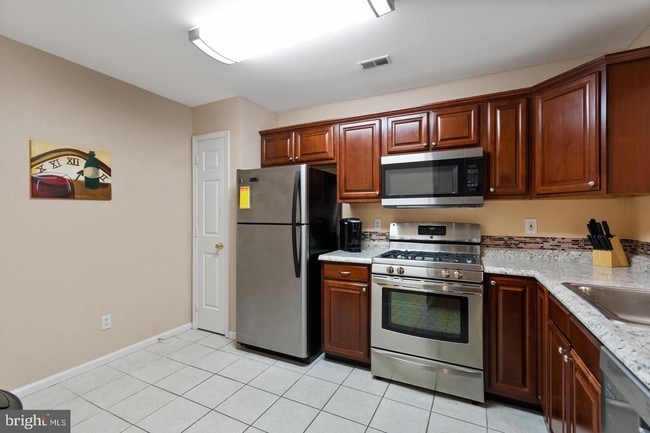 Building Photo - 1502 Beacon Hill Dr