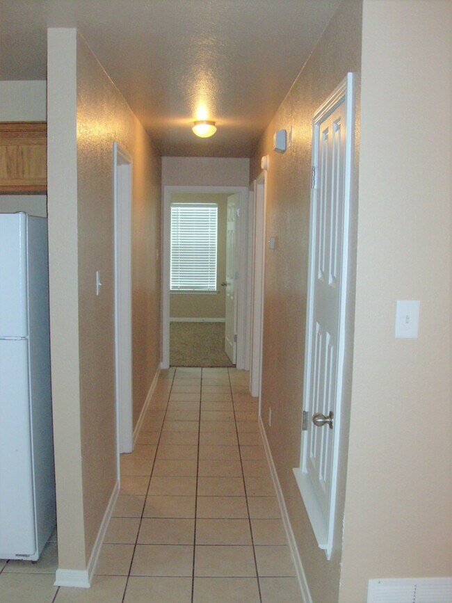 Foto del edificio - 4903 Heather Ln