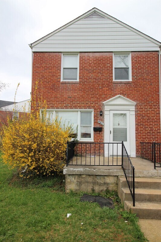 Primary Photo - 981 Radcliffe Rd