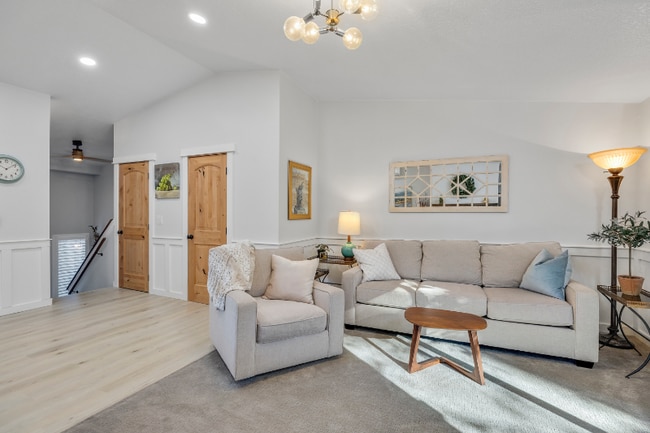 Building Photo - 1200 NE Territorial Rd