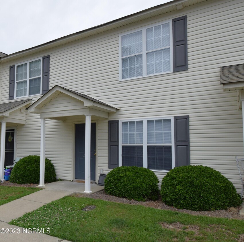 Foto principal - 4246 Dudleys Grant Dr