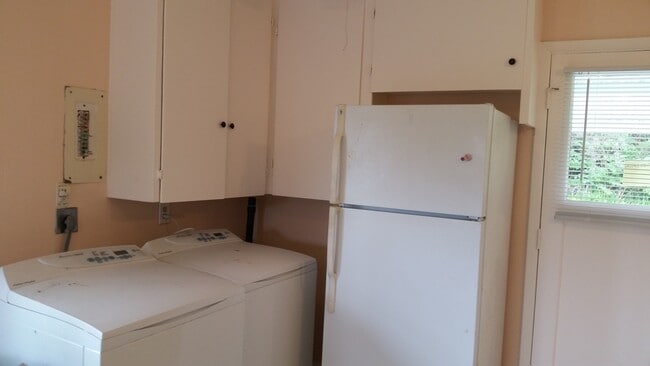 Building Photo - Charming 3-Bedroom Cottage Near Downtown Gig Harbor