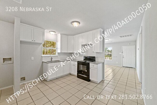 Foto del edificio - 3208 Nebraska St