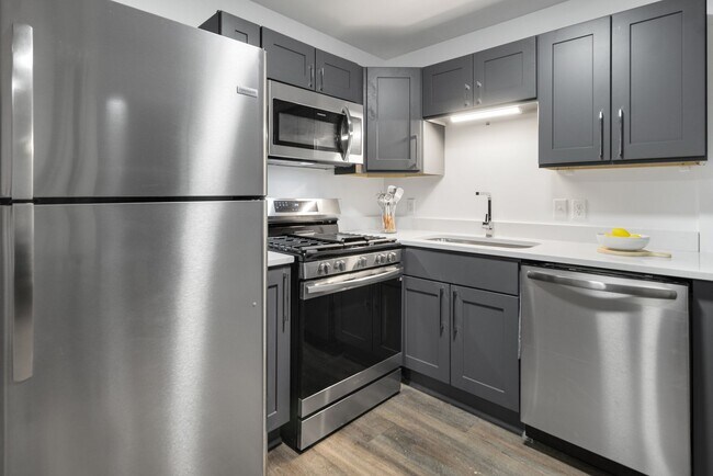 Building Photo - 518 Linn St