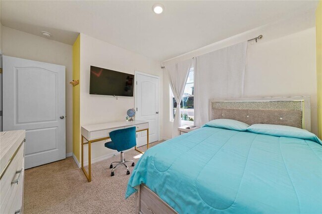 Foto del edificio - 687 Griffon Ave