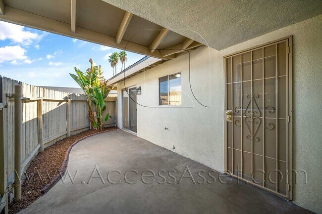 Foto del edificio - Modern And Spacious 2 Bed/2 Bath Duplex In Hemet!