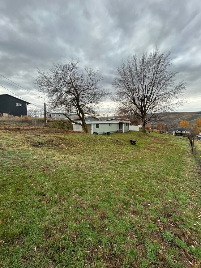 Building Photo - 644 SW 37th St