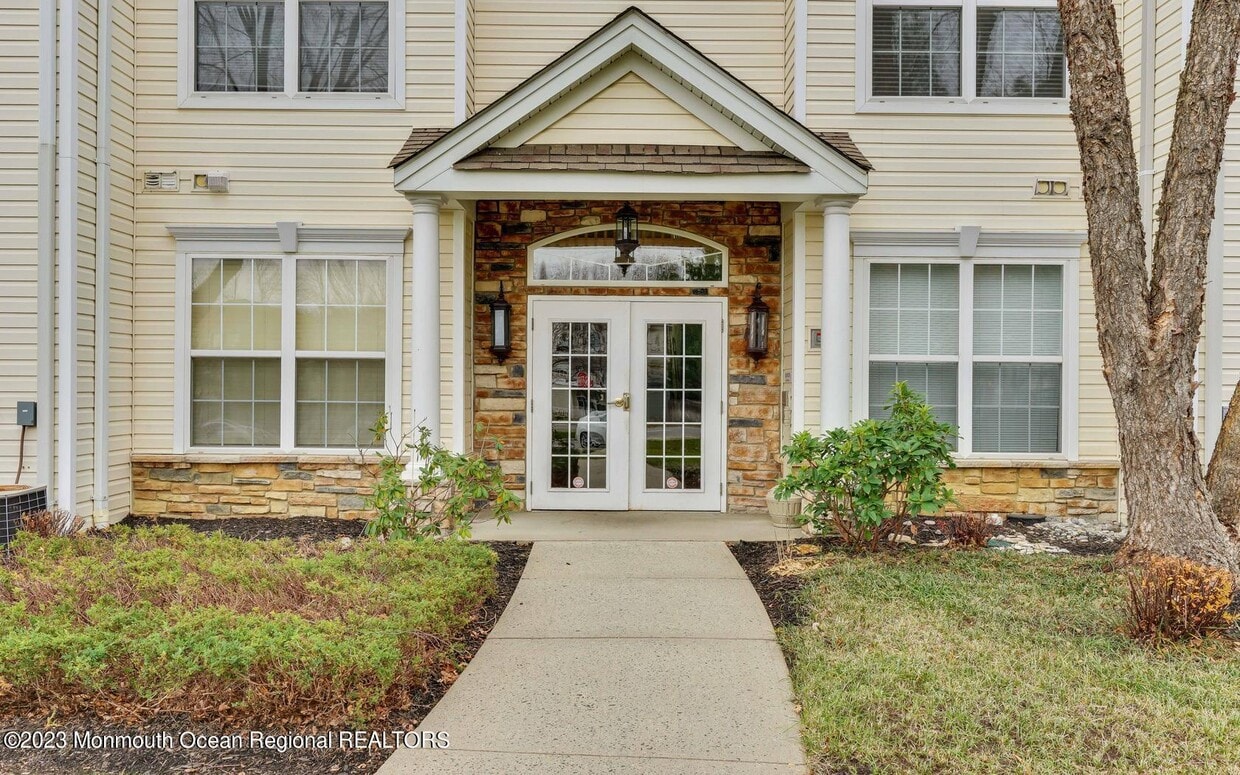 311 St Andrews Pl, Manalapan Township, NJ 07726 Condo for Rent in Manalapan Township, NJ