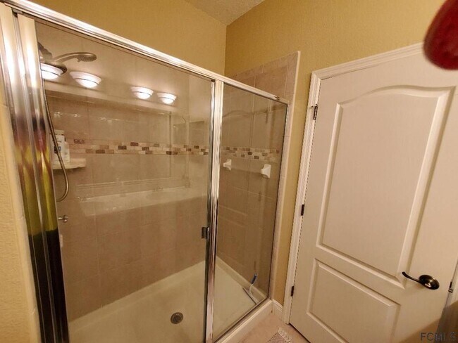 Foto del edificio - 200 Riverview Bend S