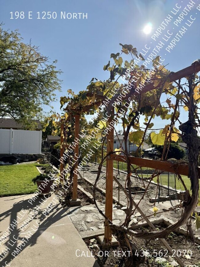 Foto del edificio - 198 E 1250 N