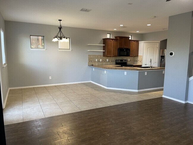 Building Photo - Beautiful Home off Stone Oak Pkwy