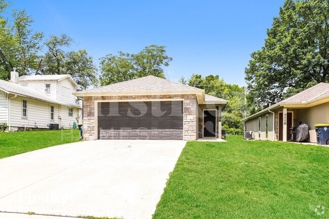 Building Photo - 5106 N Bellaire Ave