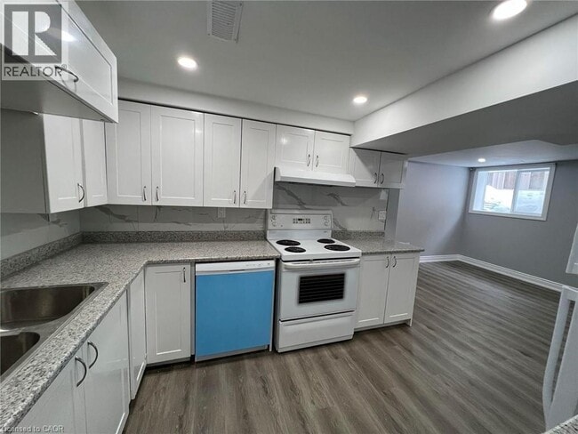 Photo du bâtiment - 29 Birchcliffe Crescent