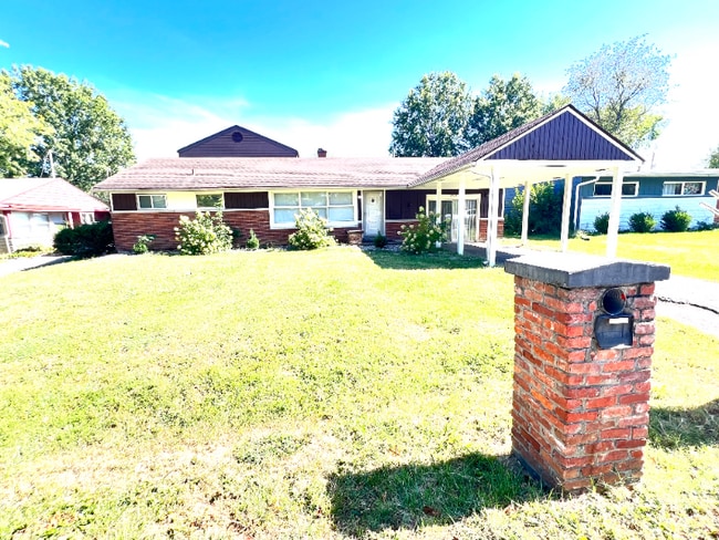 Building Photo - 2723 Hillview Dr