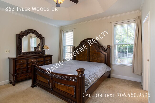 Foto del edificio - 862 Tyler Woods Dr