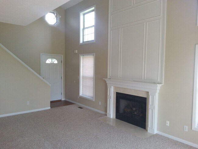 Foto del edificio - 3-bed home available in Savoy!