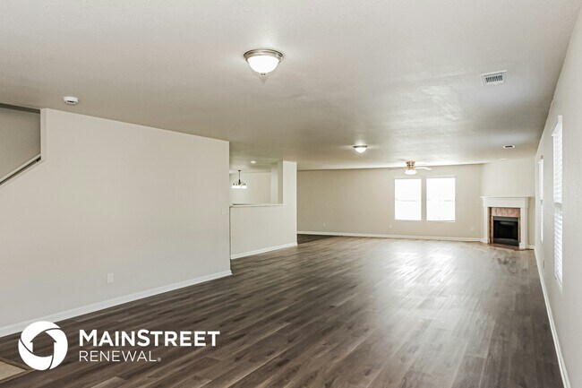 Foto del edificio - 100 Waterway Dr